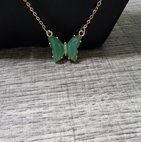 Natural Green Gemstone Butterfly necklace - Picture 10 of 11